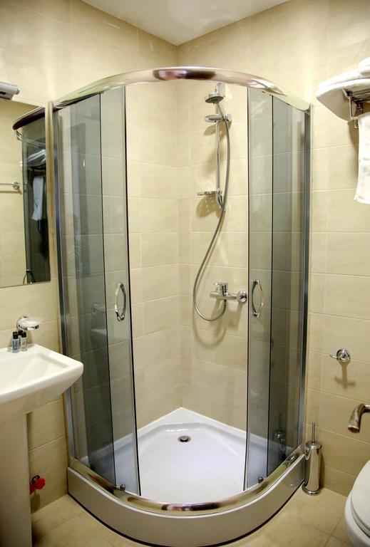 Hotel Feri Тбилиси Екстериор снимка