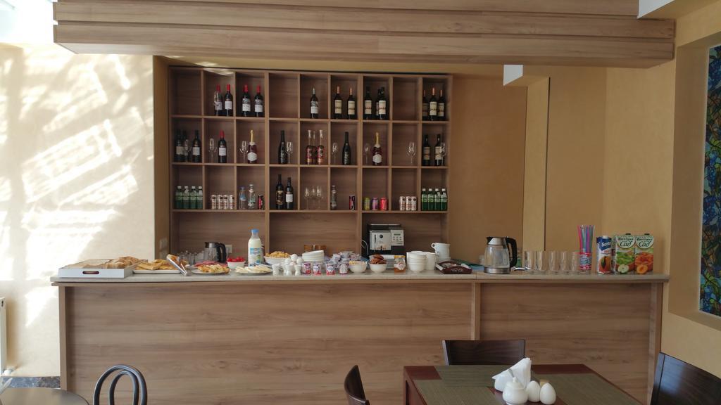 Hotel Feri Тбилиси Екстериор снимка