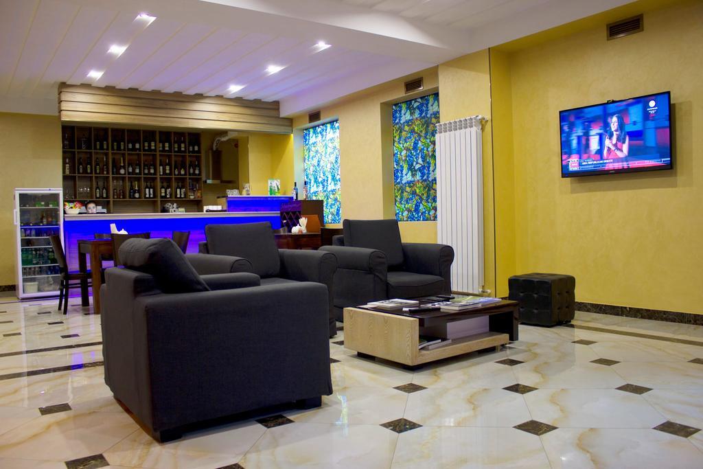 Hotel Feri Тбилиси Екстериор снимка