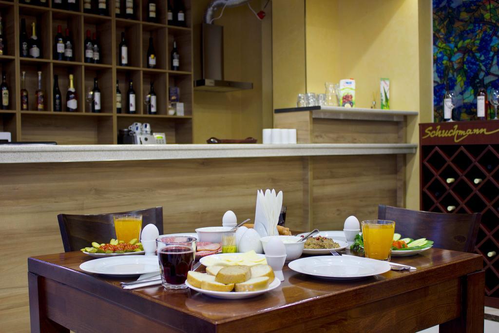Hotel Feri Тбилиси Екстериор снимка